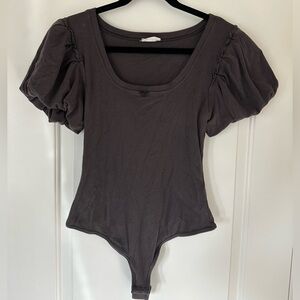 FREE PEOPLE Puff Sleeve Bodysuit Square Neck Small Bow Rose Details Dark Gray L